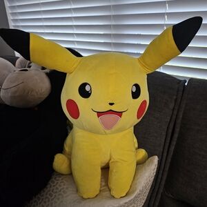 LARGEPOKEMON  PEEKACHU ! LIKE NEW!